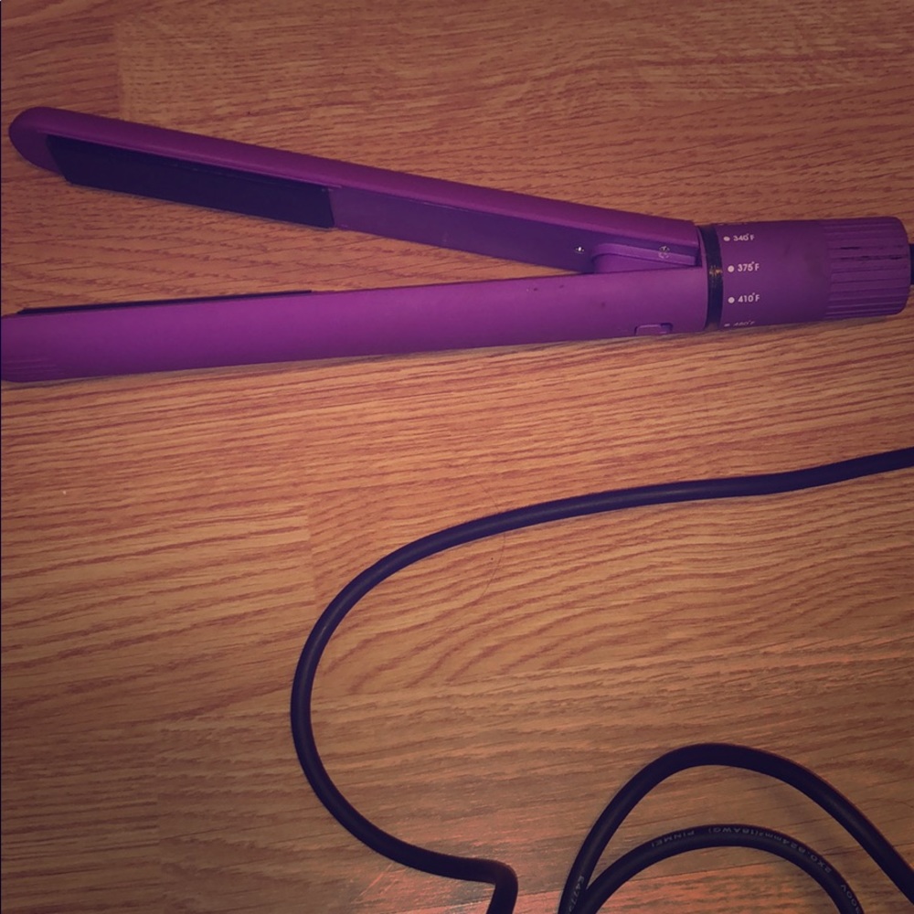 Rounded straightening iron.